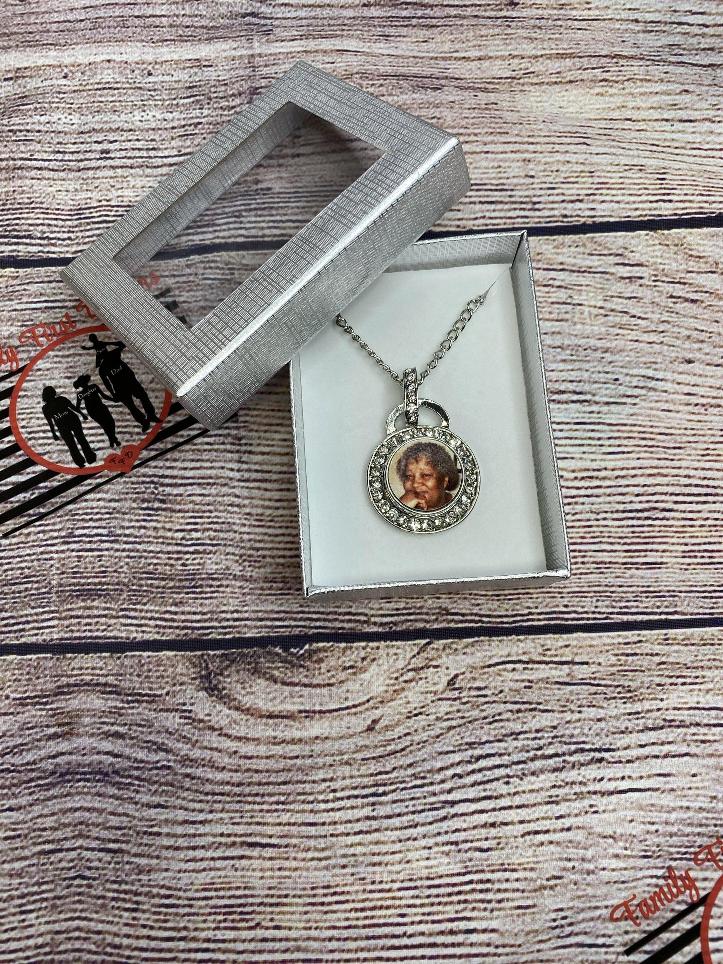 Hanging Snap Photo Necklace - Family First Designs LLC